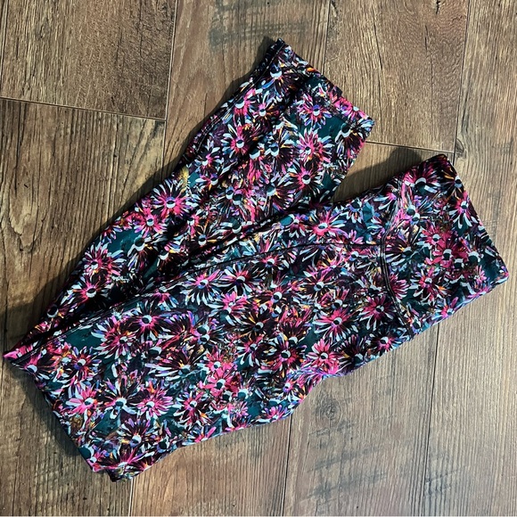 lululemon athletica Floral Leggings - Pink and Black - Picture 1 of 4
